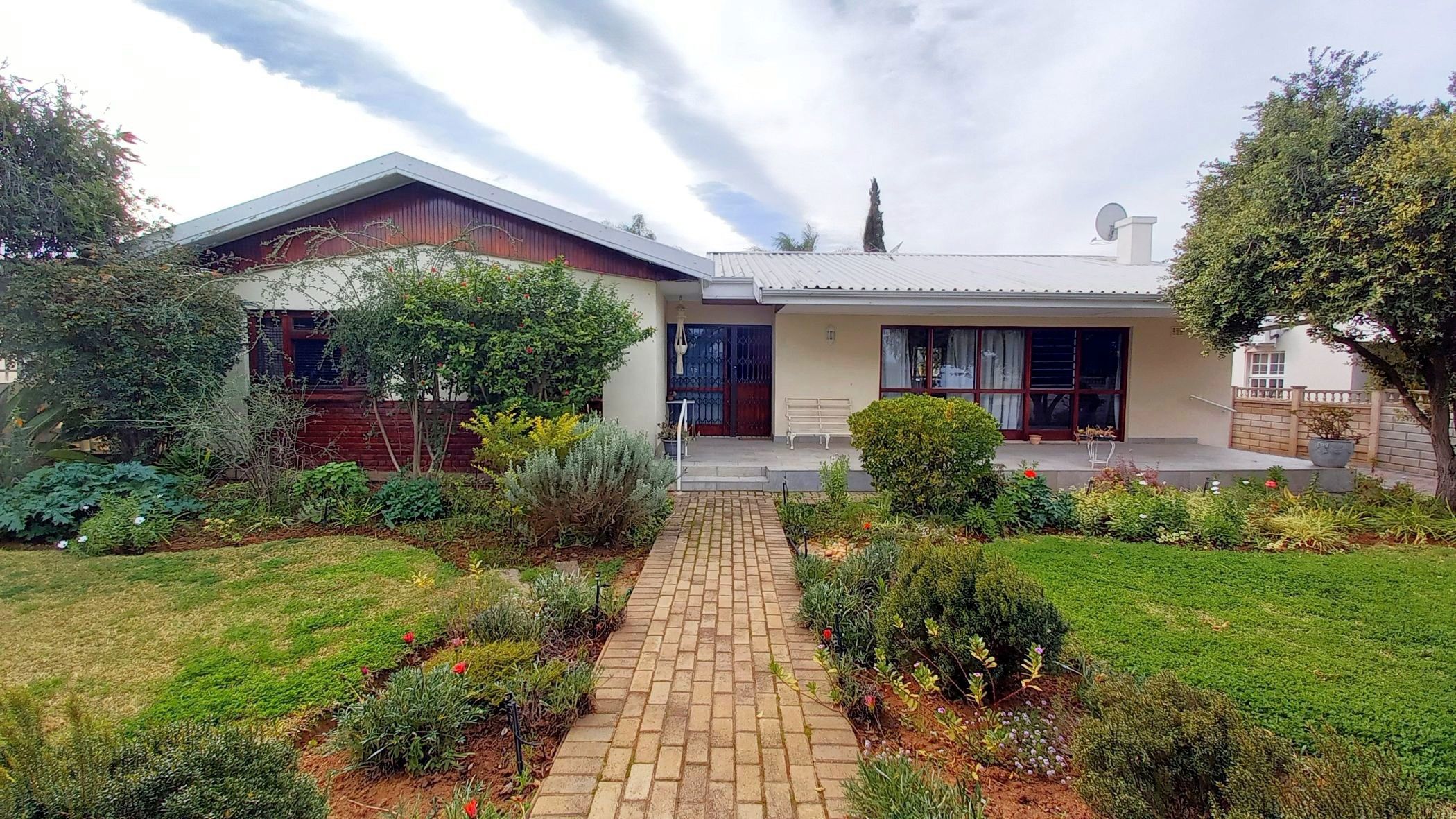 House sold in Wesbank, Oudtshoorn - 1OU1707136