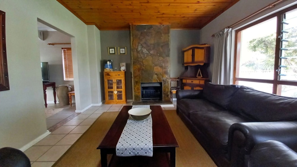 House sold in Wesbank, Oudtshoorn - 1OU1707136 House sold in Wesbank, Oudtshoorn - 1OU1707136