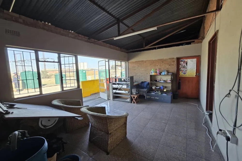 Commercial Building for sale in Kelvin, Zimbabwe - 3ZB1707225
