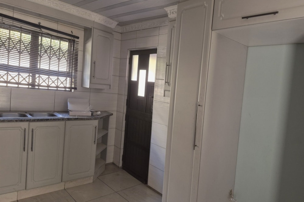 House for sale in Ensimbini - 1WB1708856