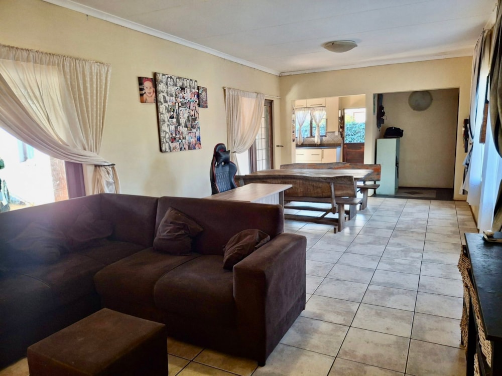 House for sale in Koster - 1RU1707317