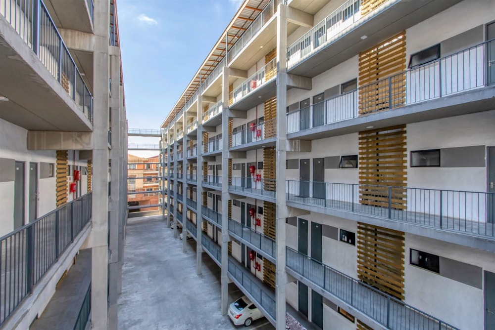 Bachelor apartment to rent in Ferndale, Randburg - RAL1707387 Bachelor apartment to rent in Ferndale, Randburg - RAL1707387