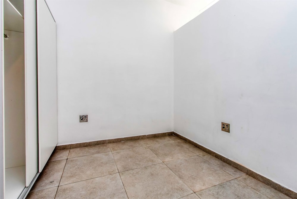 Bachelor apartment to rent in Ferndale, Randburg - RAL1707387 Bachelor apartment to rent in Ferndale, Randburg - RAL1707387