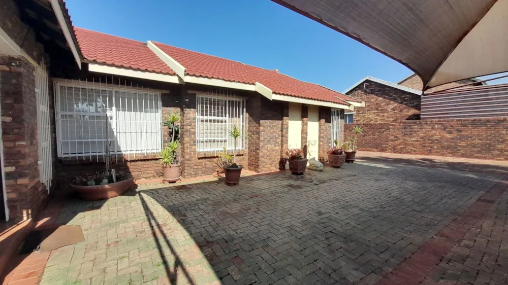 House for sale in Vanderbijlpark SE 4 - 1VT1707464 House for sale in Vanderbijlpark SE 4 - 1VT1707464