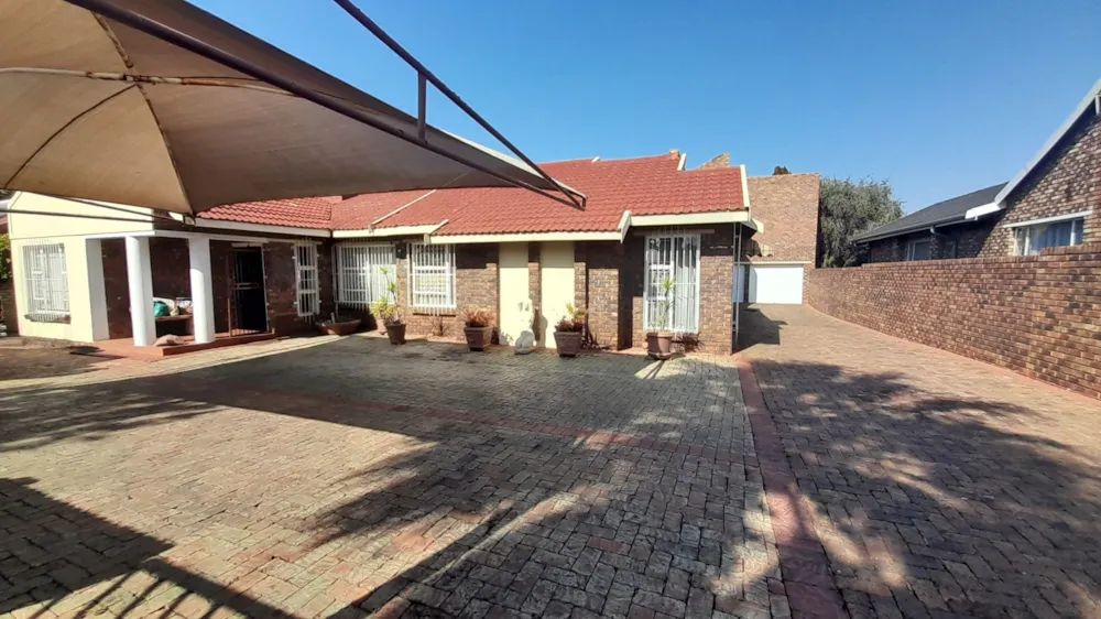 House for sale in Vanderbijlpark SE 4 - 1VT1707464 House for sale in Vanderbijlpark SE 4 - 1VT1707464