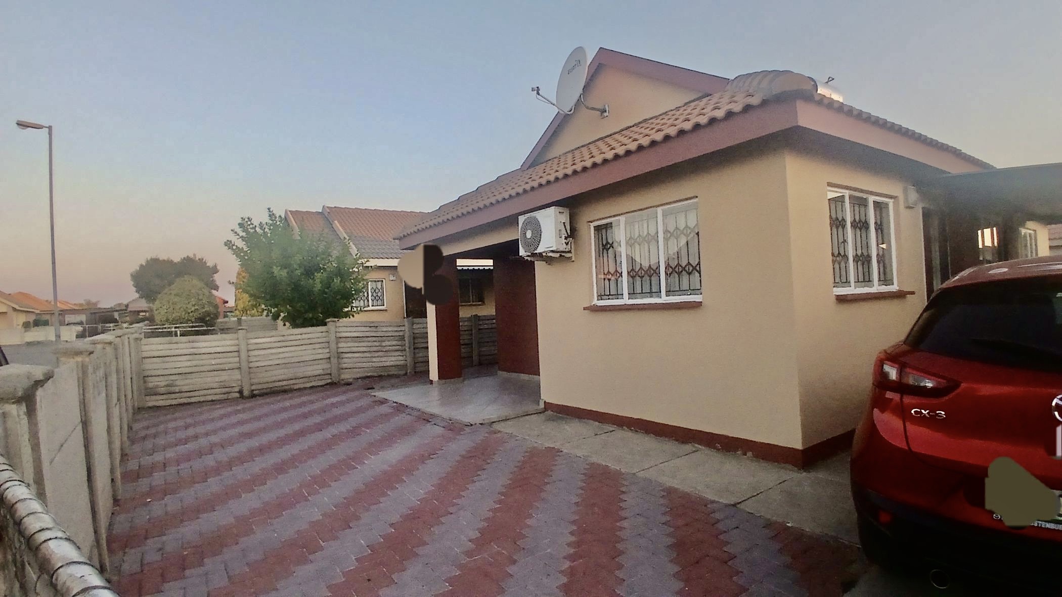 Single-storey house for sale in Freedom Park - 1RU1707681