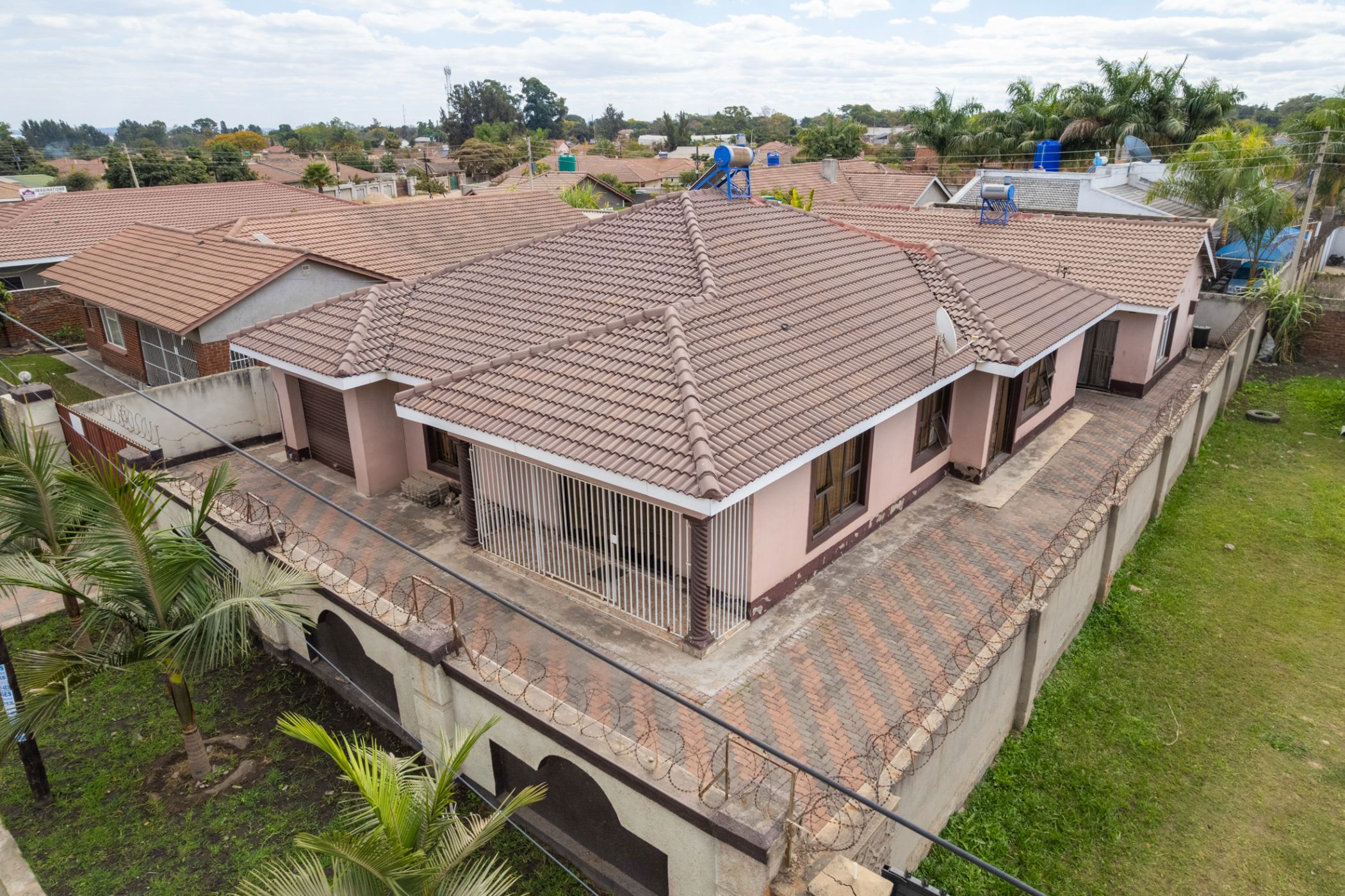 House for sale in Mainway Meadows, Zimbabwe - 3ZB1707795