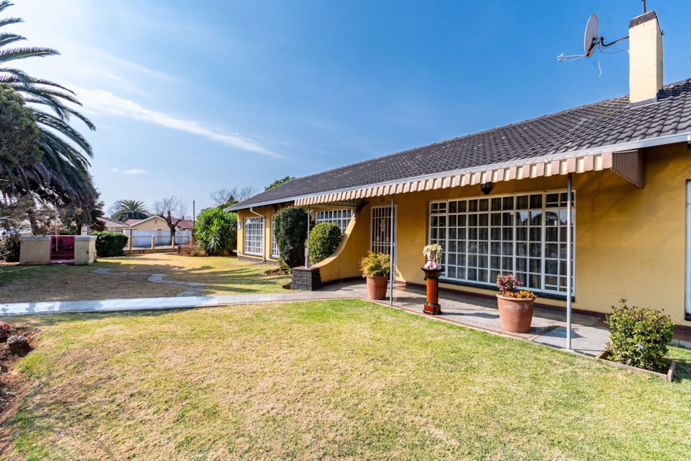 House for sale in Mackenzie Park - EN1708212 House for sale in Mackenzie Park - EN1708212