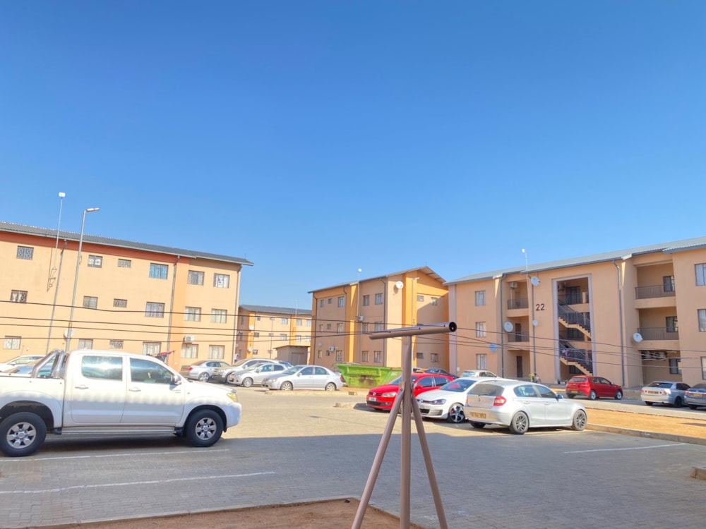 Apartment for sale in Broadhurst, Botswana - 3BO1707885 Apartment for sale in Broadhurst, Botswana - 3BO1707885