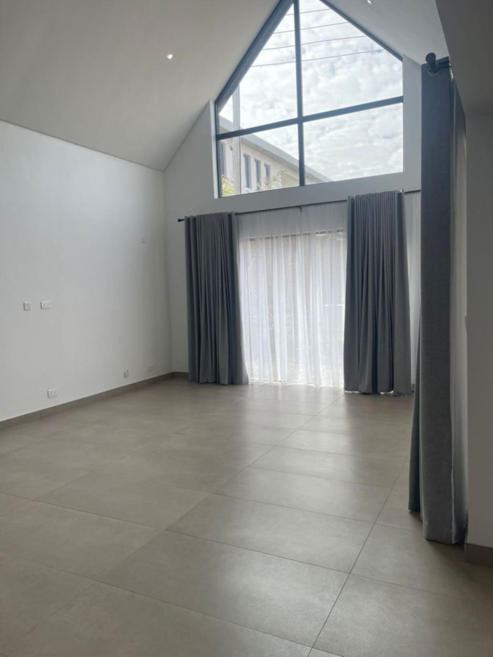 Townhouse to rent in Borrowdale West, Zimbabwe - 3ZB1707908 Townhouse to rent in Borrowdale West, Zimbabwe - 3ZB1707908