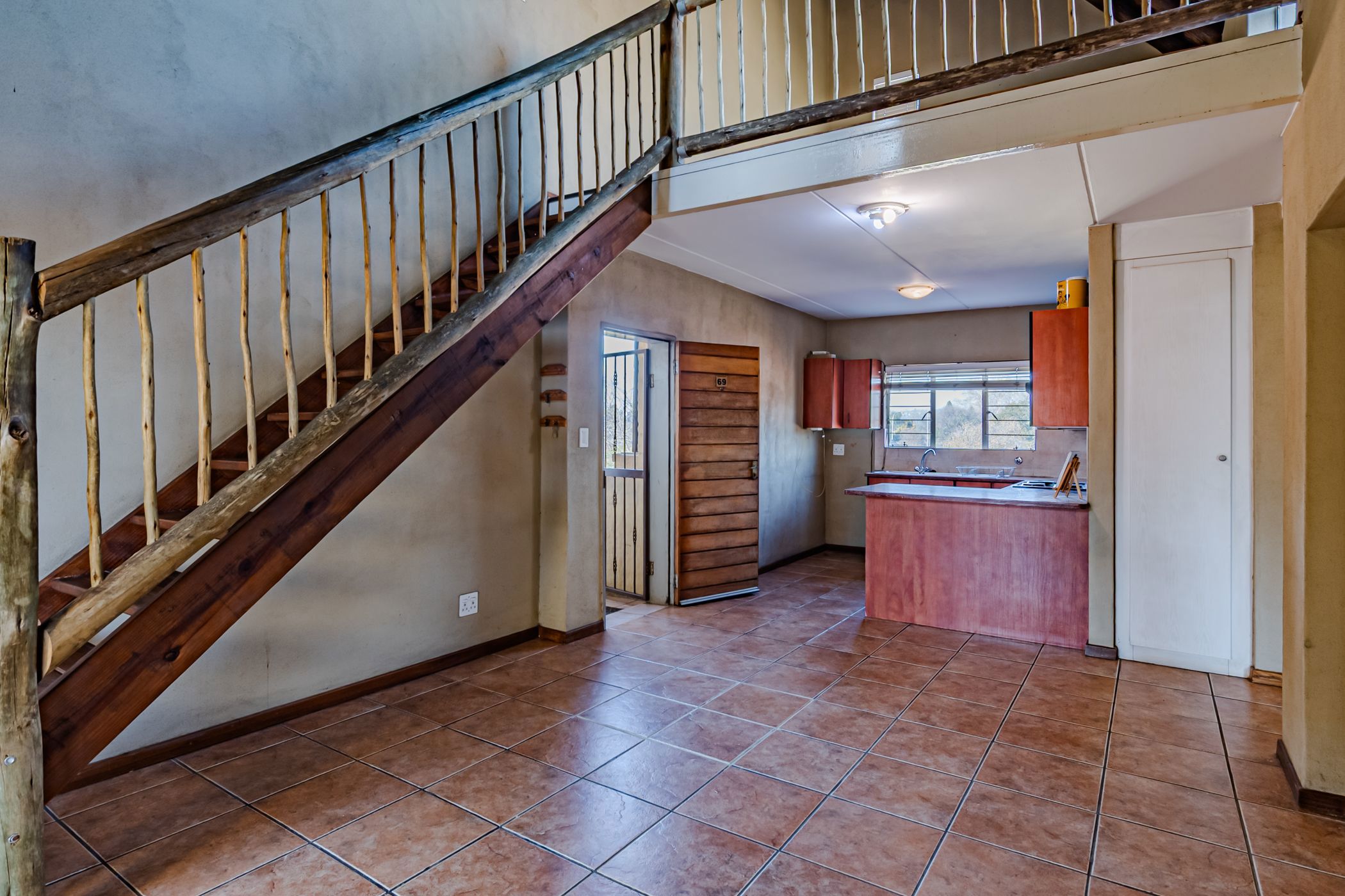 Townhouse for sale in Clubview - CN1708174