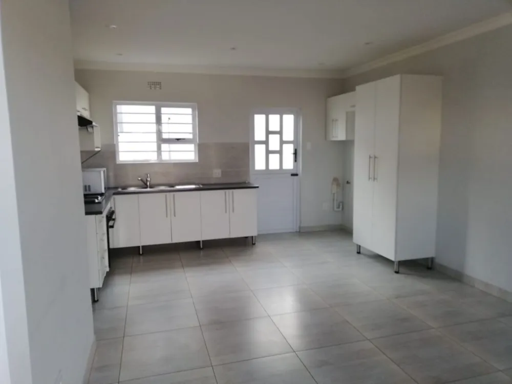 House let in Gonubie - 1EZ1728527