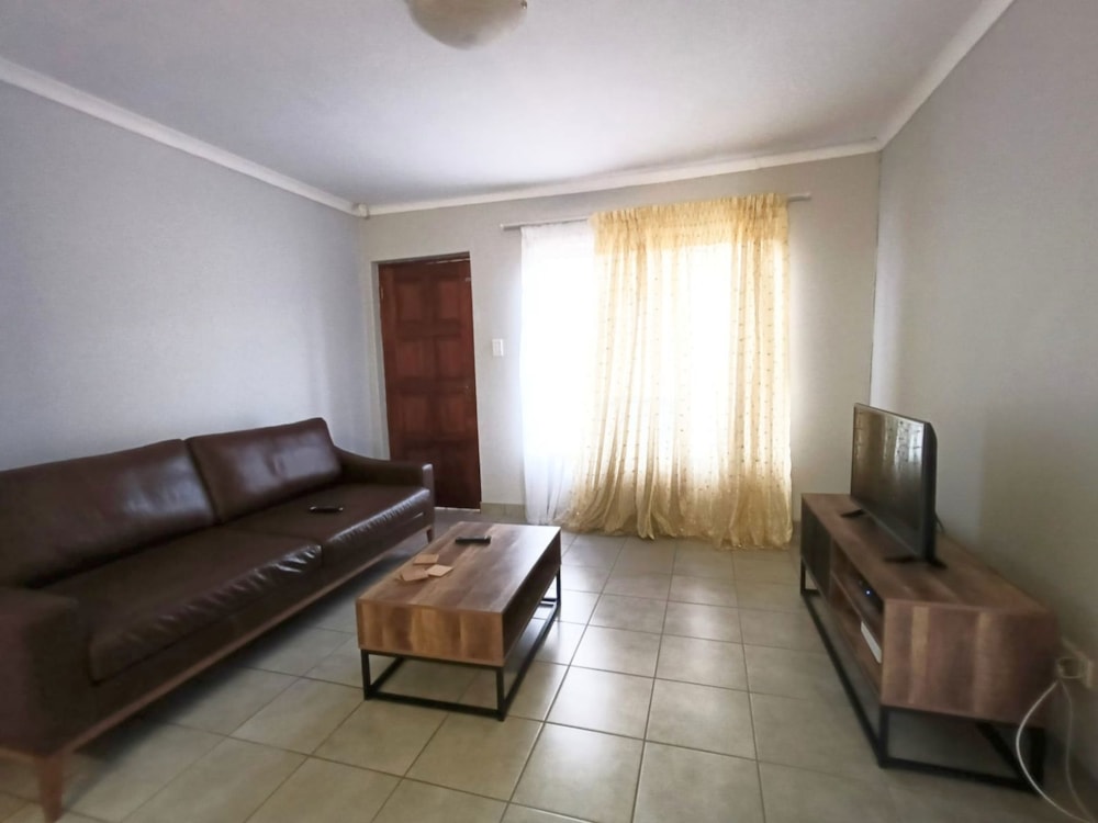 Townhouse let in Langenhovenpark - 1BX1707974 Townhouse let in Langenhovenpark - 1BX1707974