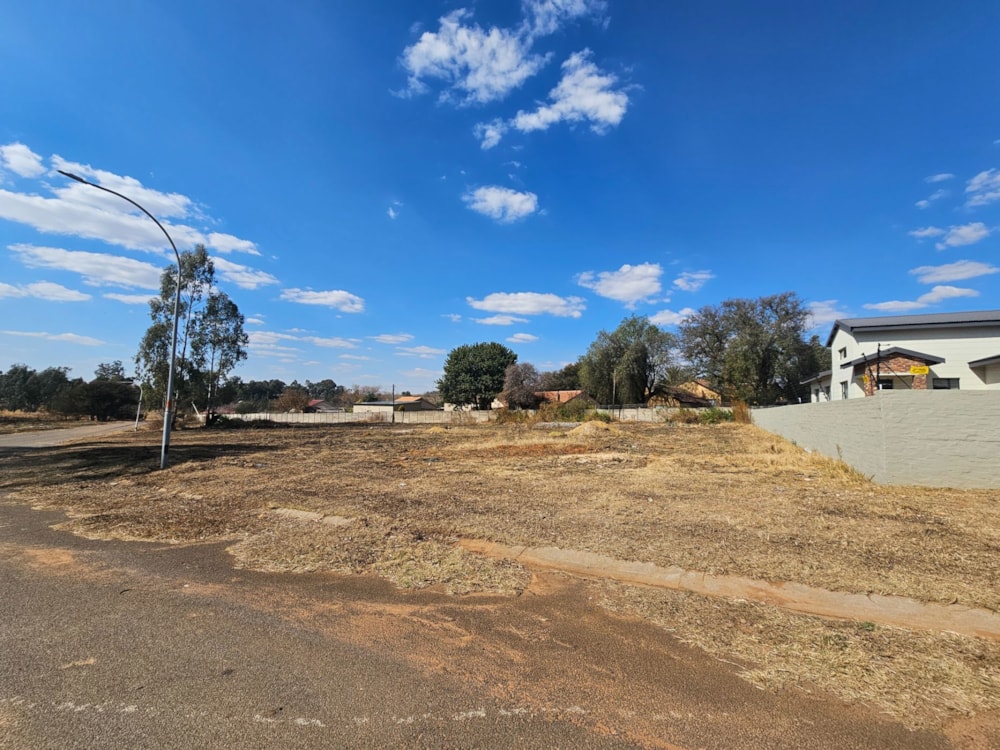 Residential vacant land for sale in Rensburg - 1SP1709524