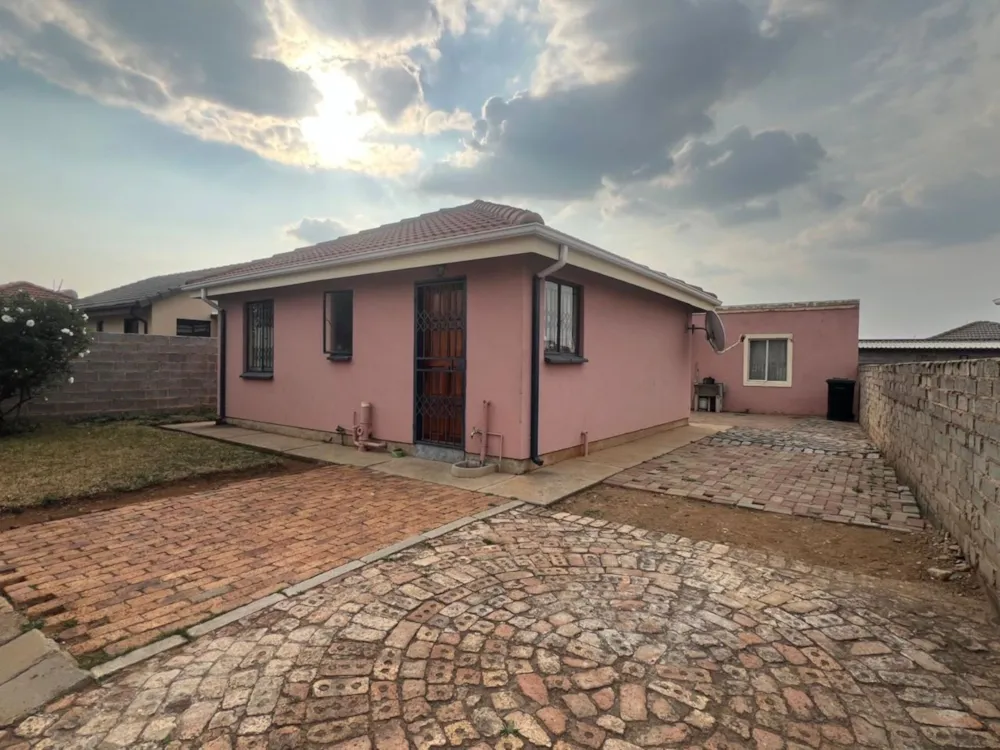 House for sale in Crystal Park - EN1709067