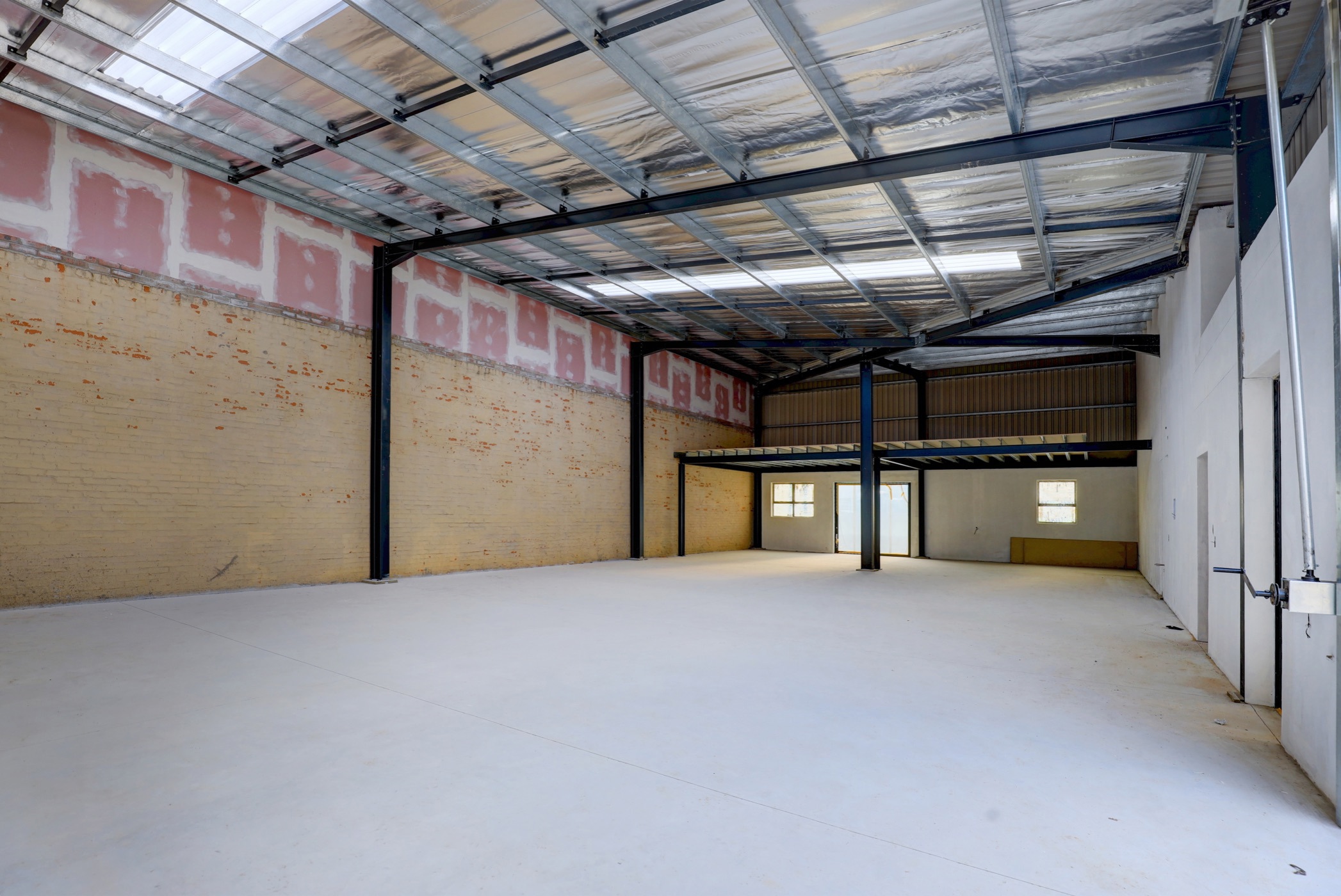 Commercial industrial property to rent in George Industria - GEL1708146
