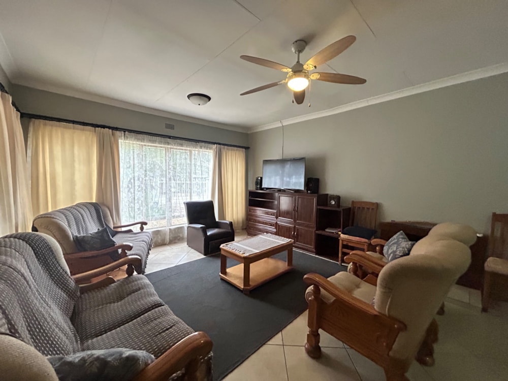 House for sale in Beaconsfield - 1KJ1708236