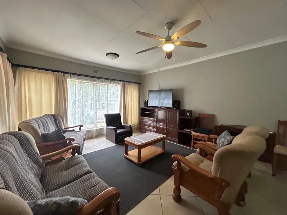 House for sale in Beaconsfield - 1KJ1708236 House for sale in Beaconsfield - 1KJ1708236