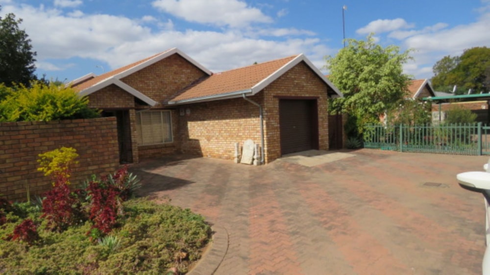 House for sale in Bela Bela - 1MDM1710006