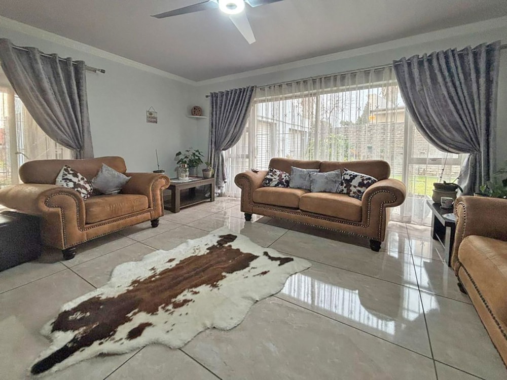 House for sale in Meyerton Ext 6 - 1VT1709101 House for sale in Meyerton Ext 6 - 1VT1709101