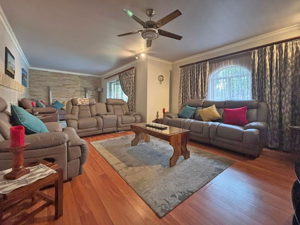 House for sale in Meyerton Ext 6 - 1VT1709101 House for sale in Meyerton Ext 6 - 1VT1709101