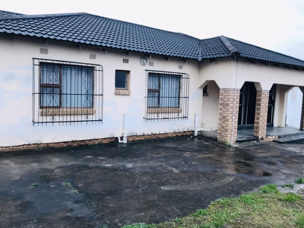 Commercial Building for sale in Mthatha Central - 1MH1708413 Commercial Building for sale in Mthatha Central - 1MH1708413