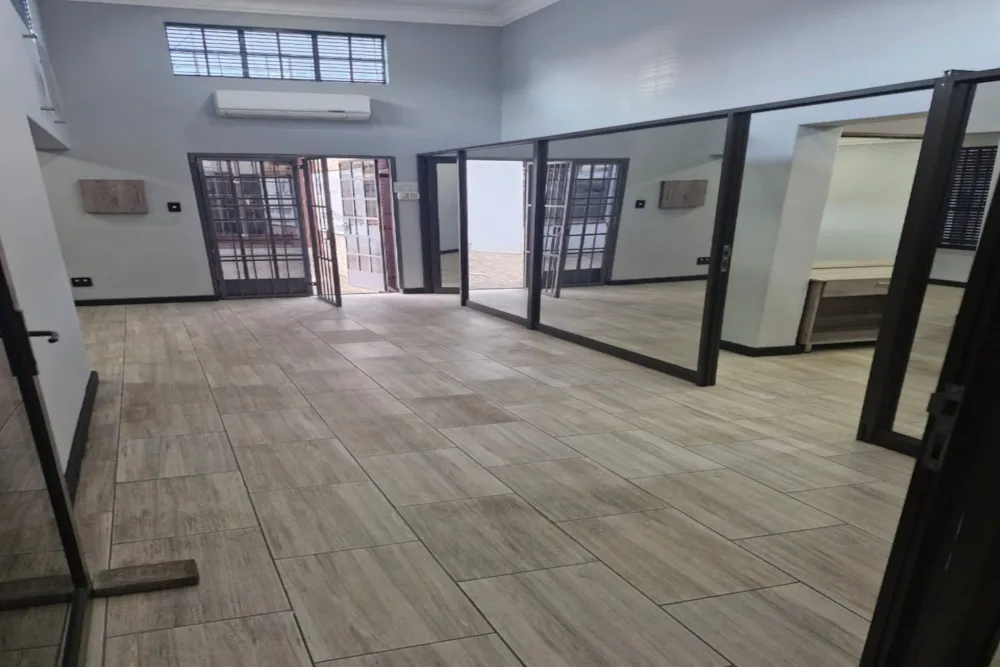 Commercial office to rent in Fransville - 1WD1708342