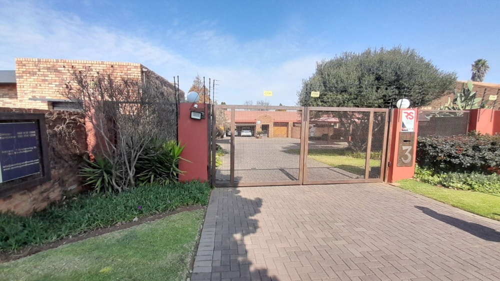 Guesthouse for sale in Vanderbijlpark SE 3 - 1VT1708726