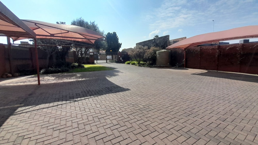Guesthouse for sale in Vanderbijlpark SE 3 - 1VT1708726