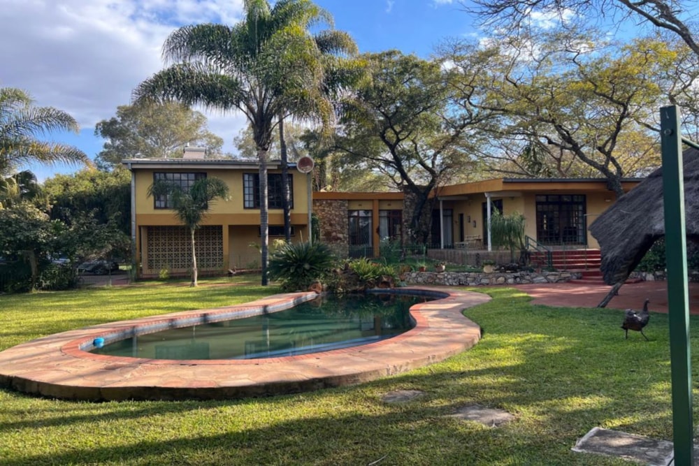 Double-storey house for sale in Monavale, Zimbabwe - 3ZB1709569 Double-storey house for sale in Monavale, Zimbabwe - 3ZB1709569