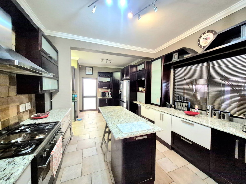 House for sale in Boschdal - 1RU1708423