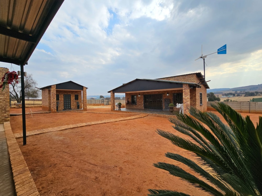 Smallholding for sale in Heidelberg, Gauteng - 1SP1708687