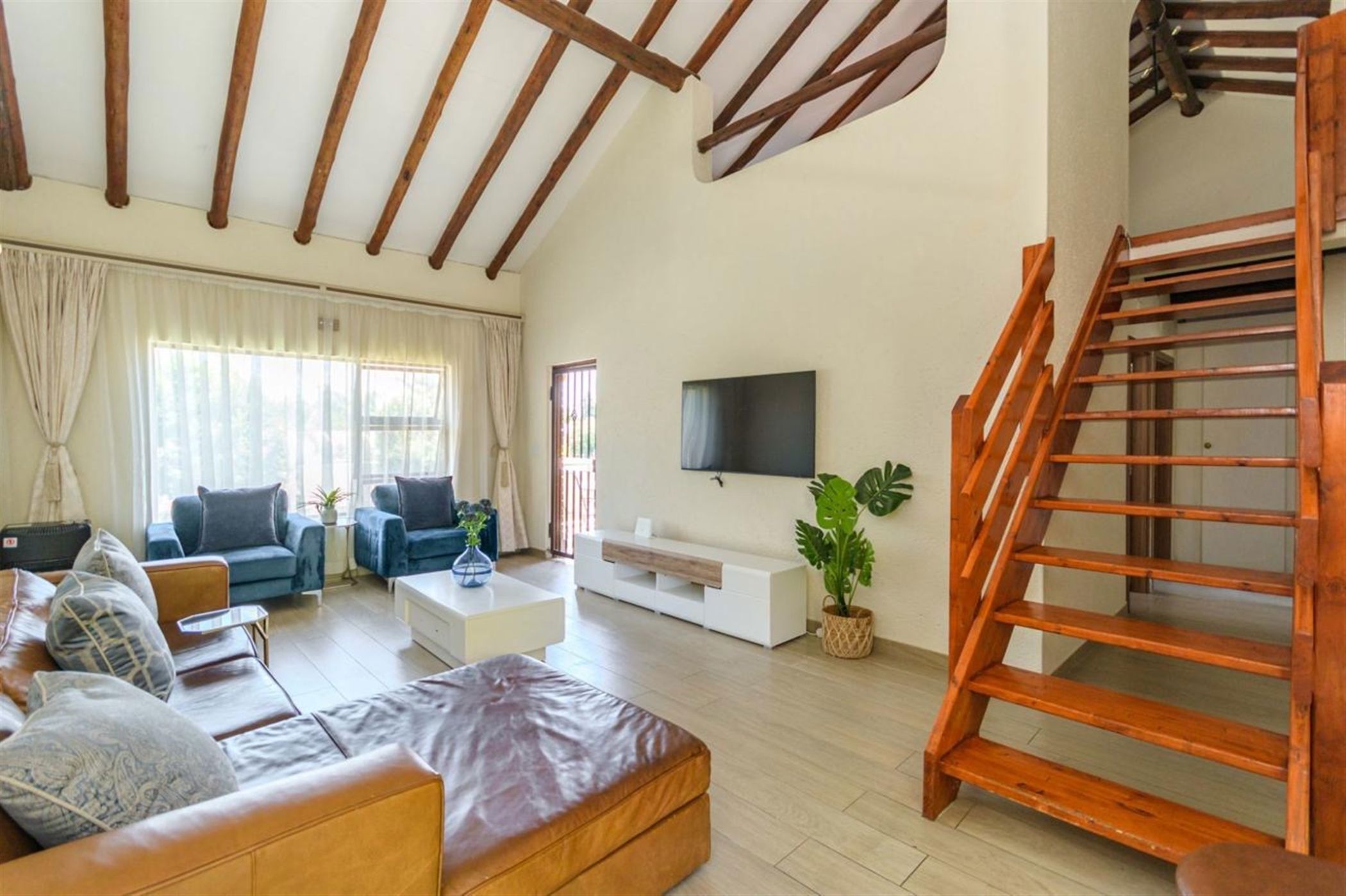 Apartment let in Morningside, Sandton - JBL1709129