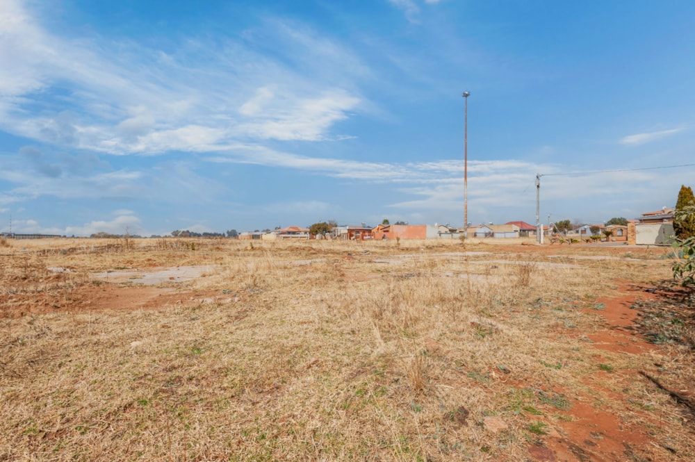 Residential vacant land for sale in Tembisa - KTP1709331