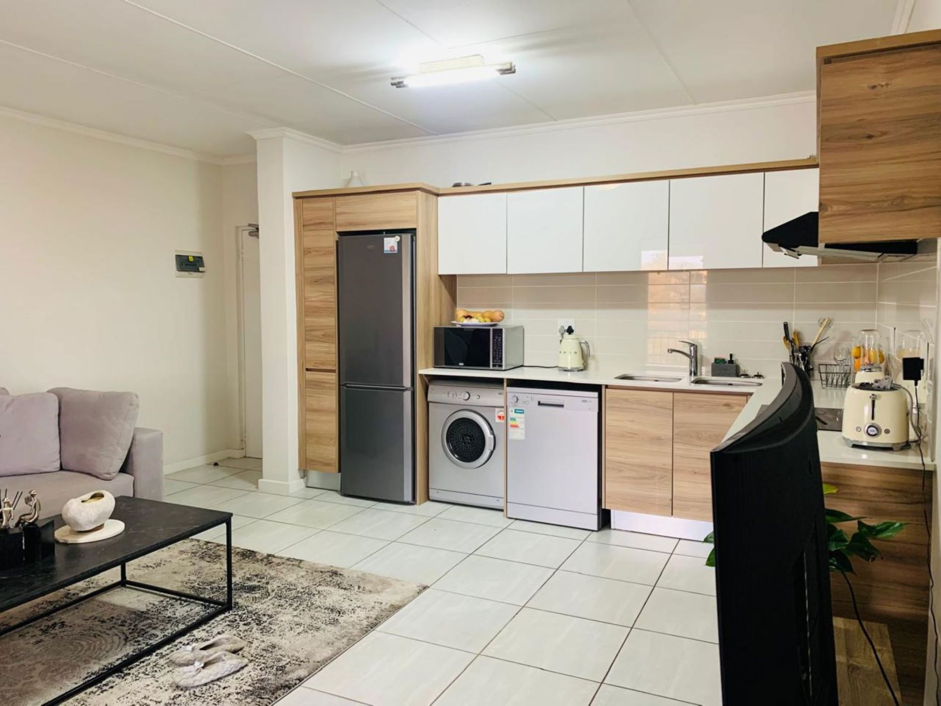 Apartment let in Waterfall, Midrand - MDL1708536