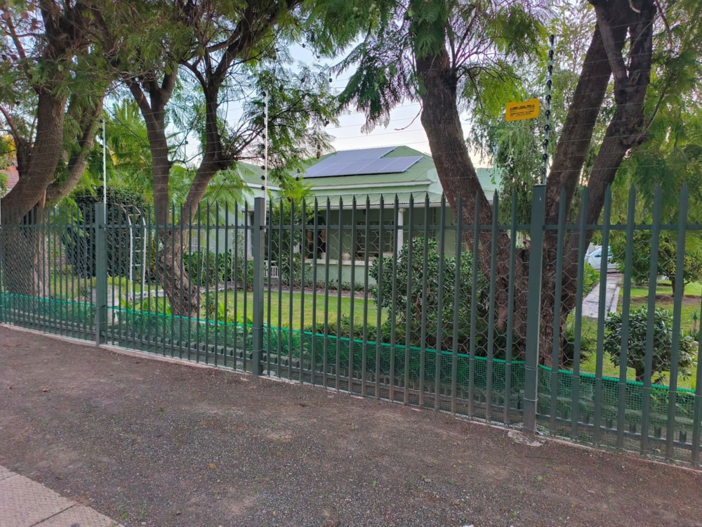 House for sale in Middedorp, Beaufort West - 1KK1708593