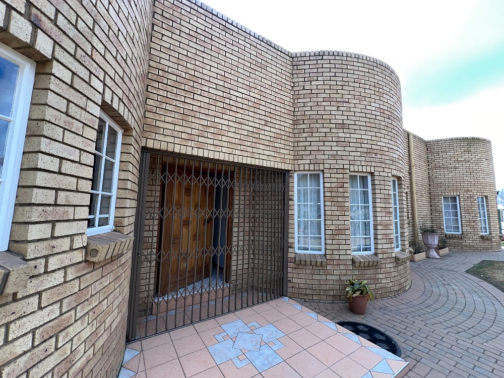 Smallholding for sale in Benoni AH - EN1708778