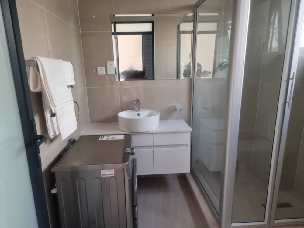 Bachelor apartment to rent in Borrowdale, Zimbabwe - 3ZB1709052 Bachelor apartment to rent in Borrowdale, Zimbabwe - 3ZB1709052