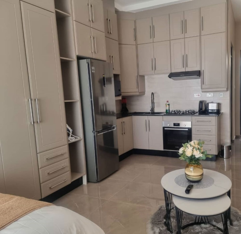 Bachelor apartment to rent in Borrowdale, Zimbabwe - 3ZB1709052 Bachelor apartment to rent in Borrowdale, Zimbabwe - 3ZB1709052