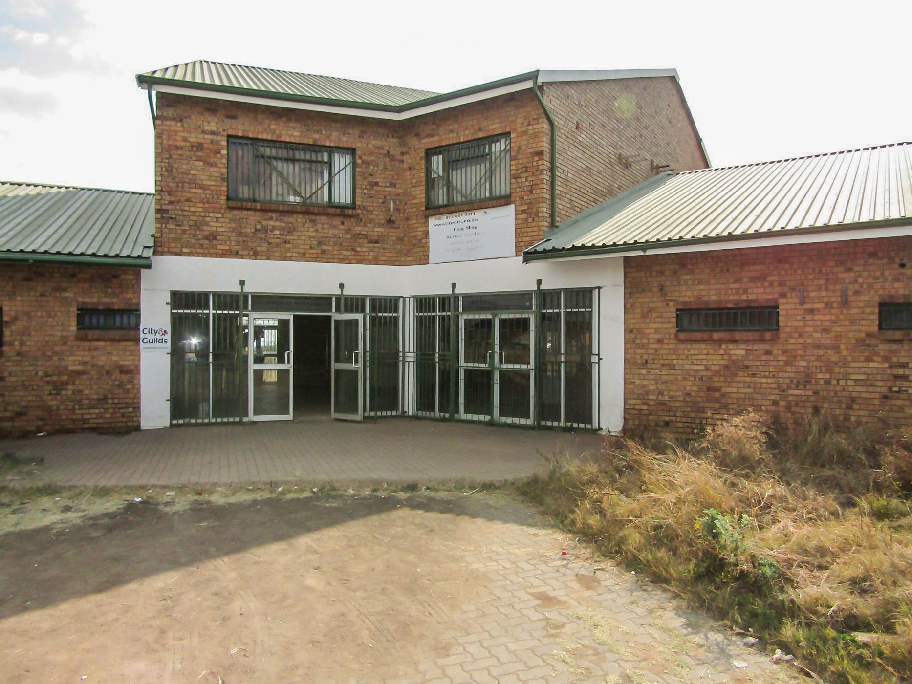 Commercial Building to rent in Oukasie - 1HR1708695