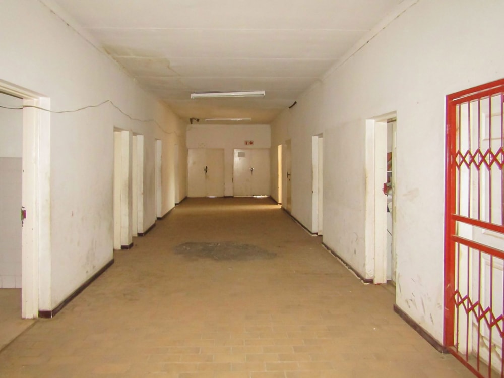 Commercial Building to rent in Oukasie - 1HR1708695 Commercial Building to rent in Oukasie - 1HR1708695