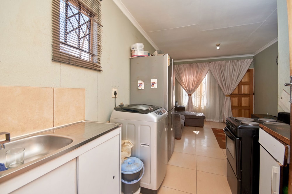 House for sale in Protea Glen - RAN1709755