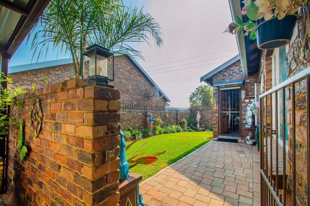 Single-storey cluster sold in Noordheuwel - 1KR1708859