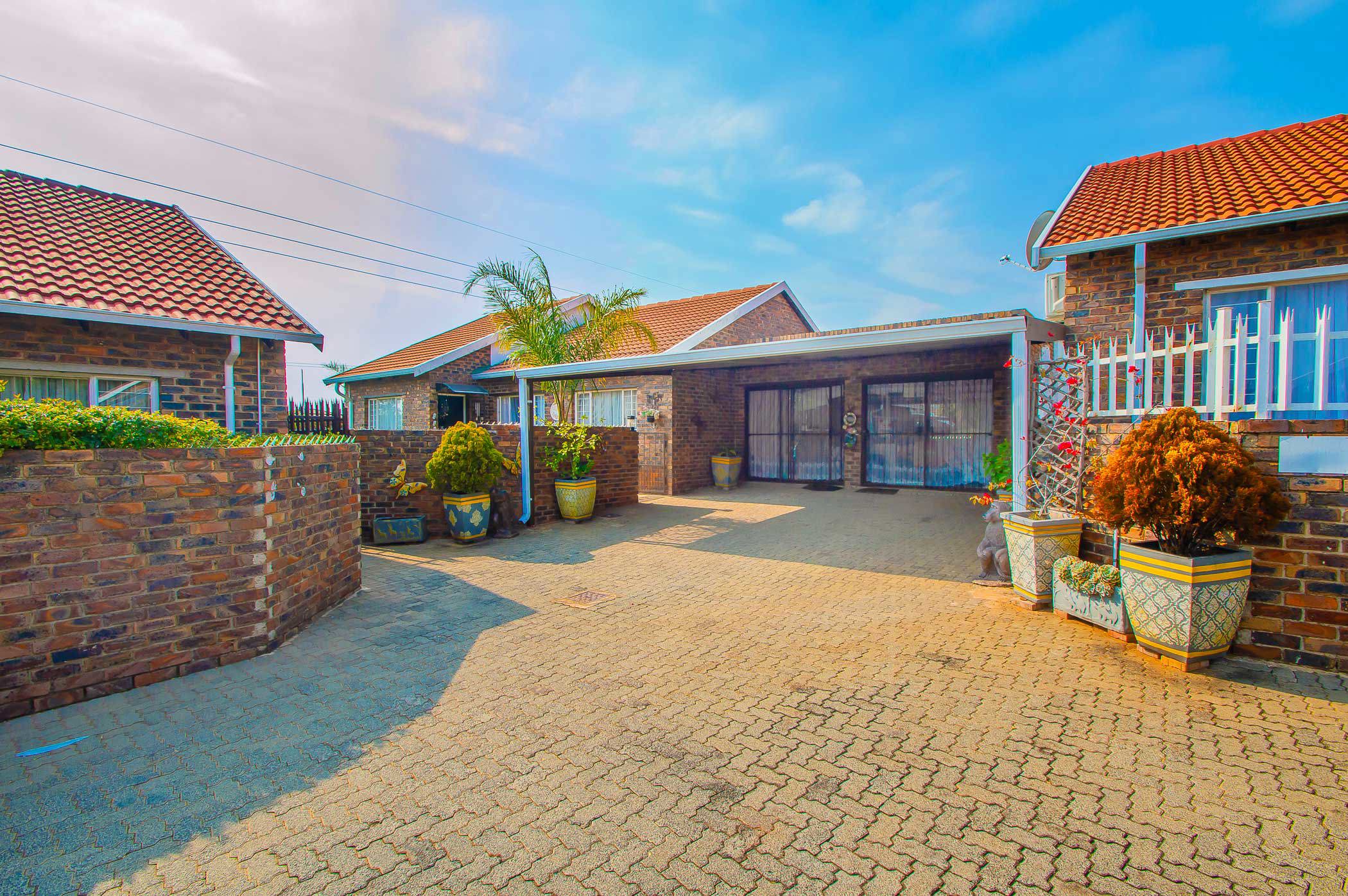 Single-storey cluster sold in Noordheuwel - 1KR1708859