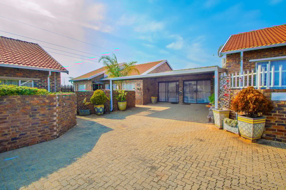 Single-storey cluster sold in Noordheuwel - 1KR1708859