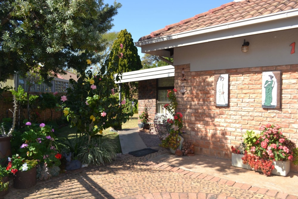 House for sale in Mookgopong (Naboomspruit) - 1MDM1708772