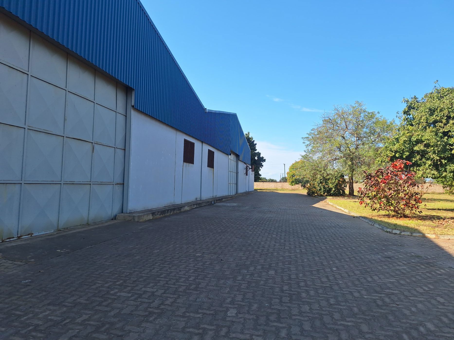 Commercial Building for sale in Matola Rio, Mozambique - 3MQ1709134