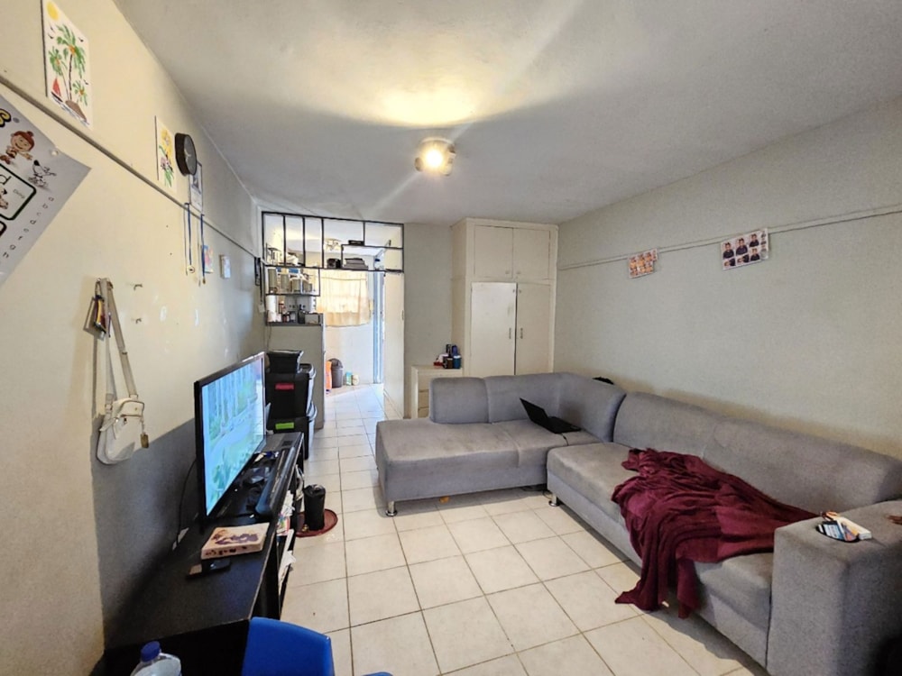 Bachelor apartment for sale in South Beach Durban - 1DA1708794 Bachelor apartment for sale in South Beach Durban - 1DA1708794