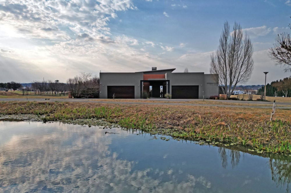 Security estate home for sale in Waterford Golf and River Estate - 1VT1709045