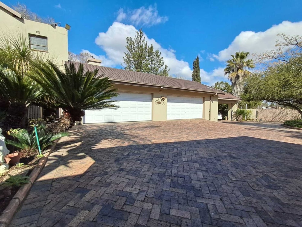 House for sale in  Vanderbijlpark SW 5 - 1VT1708903